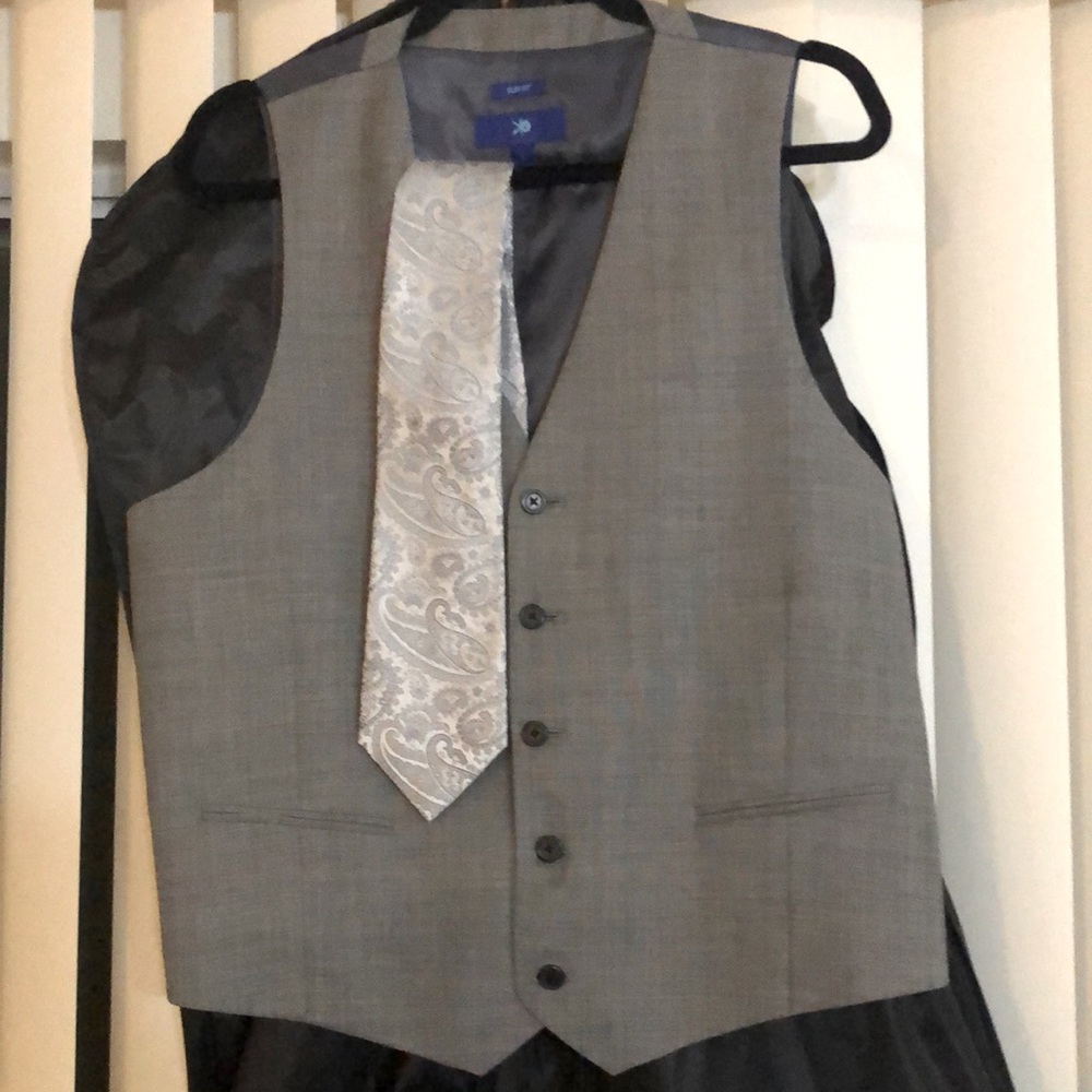 Men’s dress vest and matching tie